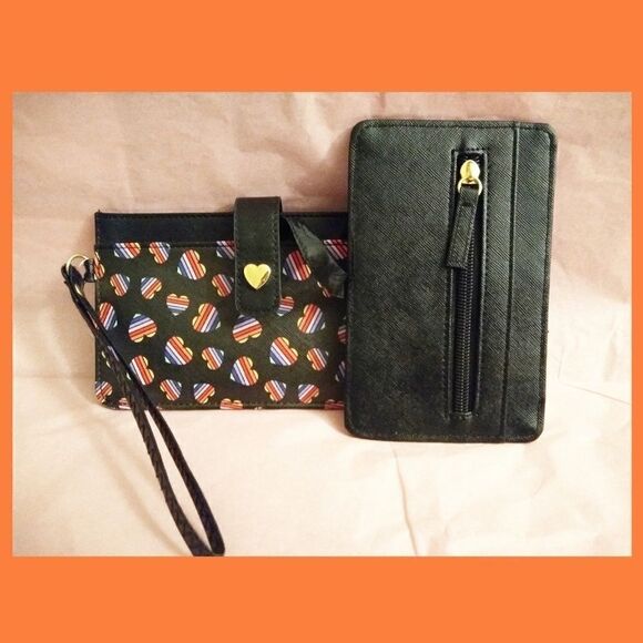 Heart Wristlet/wallet  - Picture 4 of 6